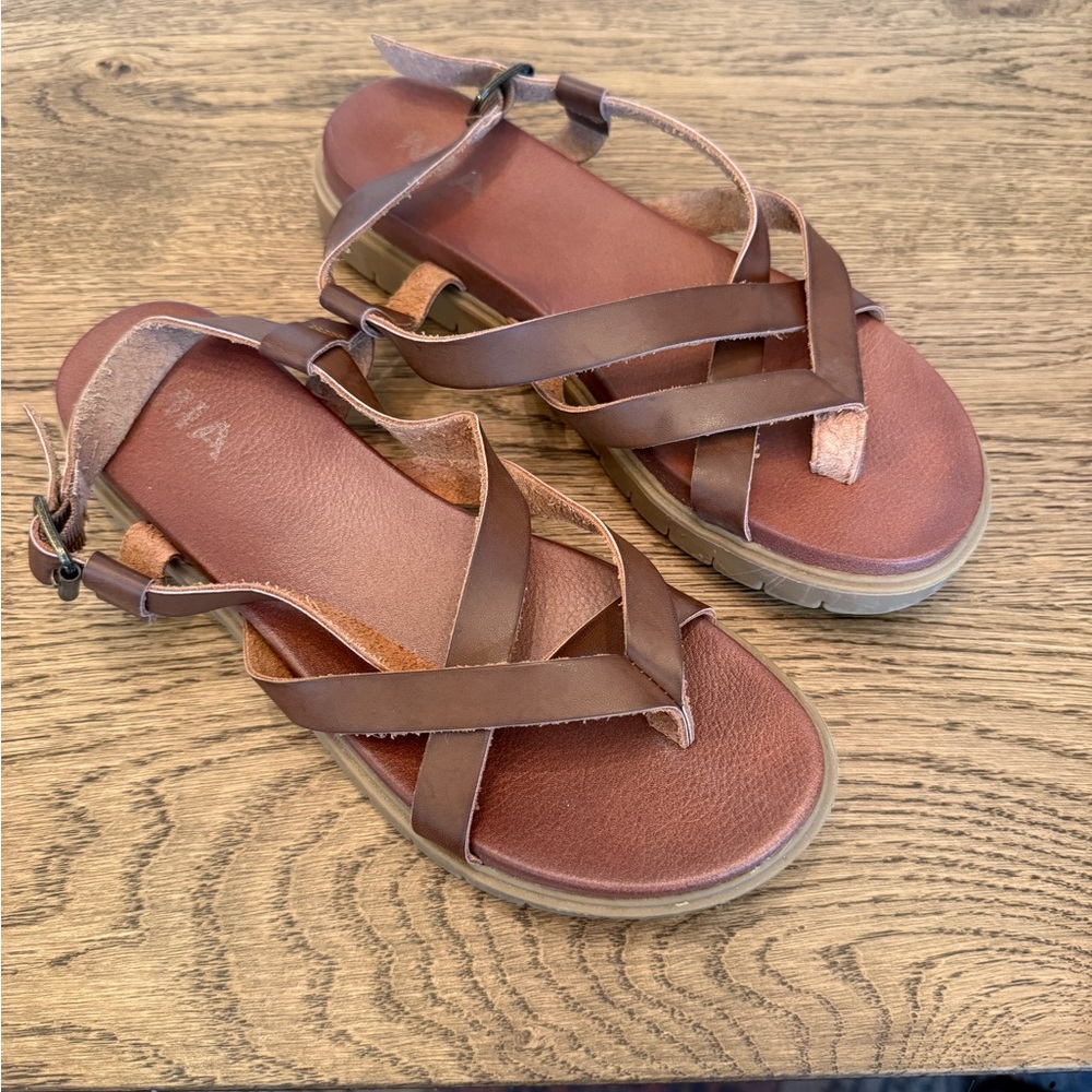 MIA brown leather sandal